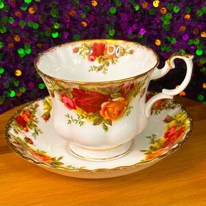 Floral Teacup and Saucer Set Royal Albert Bone China England old country roses
